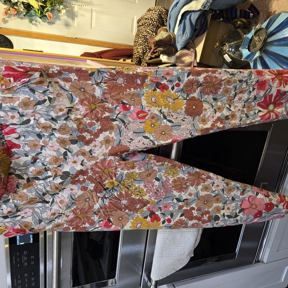 Floral Patterned Pants - Picture 1 of 4